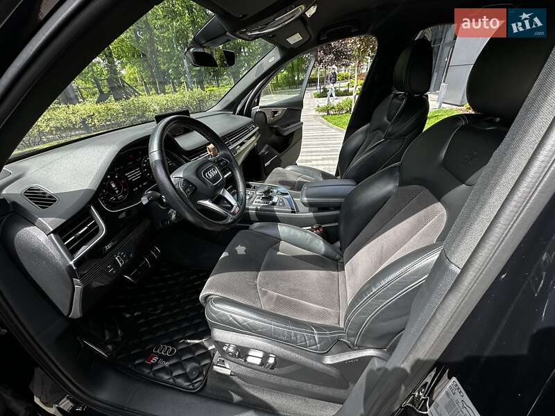 Внедорожник / Кроссовер Audi Q7 2017 в Киеве