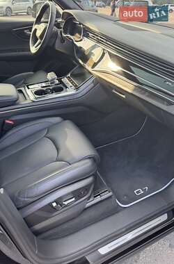 Внедорожник / Кроссовер Audi Q7 2023 в 