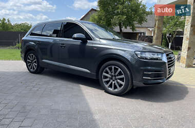 Внедорожник / Кроссовер Audi Q7 2016 в 