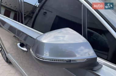 Внедорожник / Кроссовер Audi Q7 2016 в 
