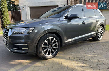 Внедорожник / Кроссовер Audi Q7 2016 в 