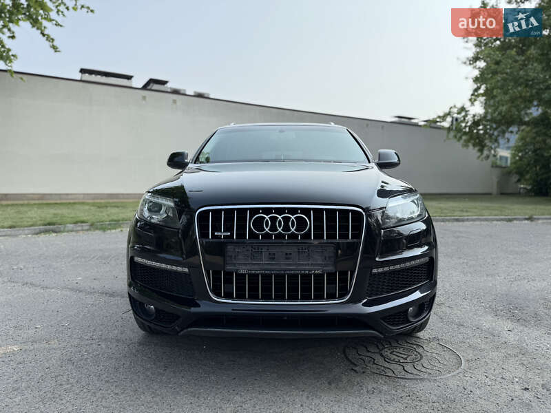 Внедорожник / Кроссовер Audi Q7 2011 в 
