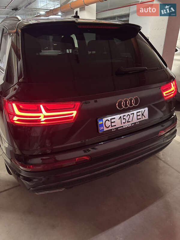 Позашляховик / Кросовер Audi Q7 2017 в Чернівцях
