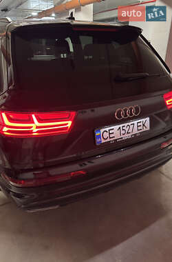 Позашляховик / Кросовер Audi Q7 2017 в 