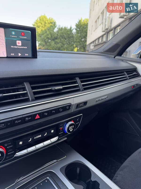 Позашляховик / Кросовер Audi Q7 2017 в Чернівцях