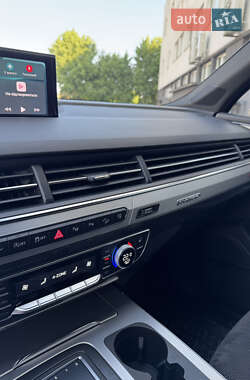 Позашляховик / Кросовер Audi Q7 2017 в 
