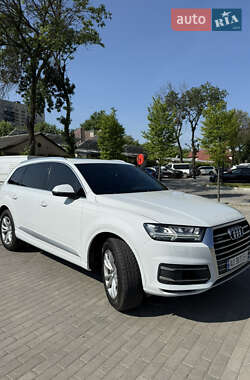 Позашляховик / Кросовер Audi Q7 2017 в 