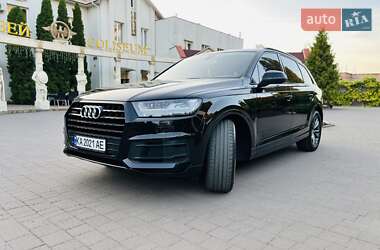 Внедорожник / Кроссовер Audi Q7 2015 в 