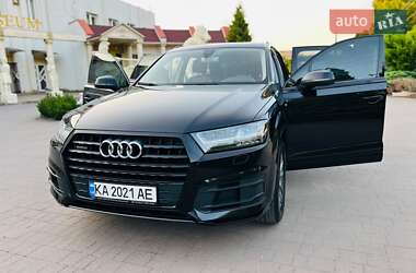 Внедорожник / Кроссовер Audi Q7 2015 в 