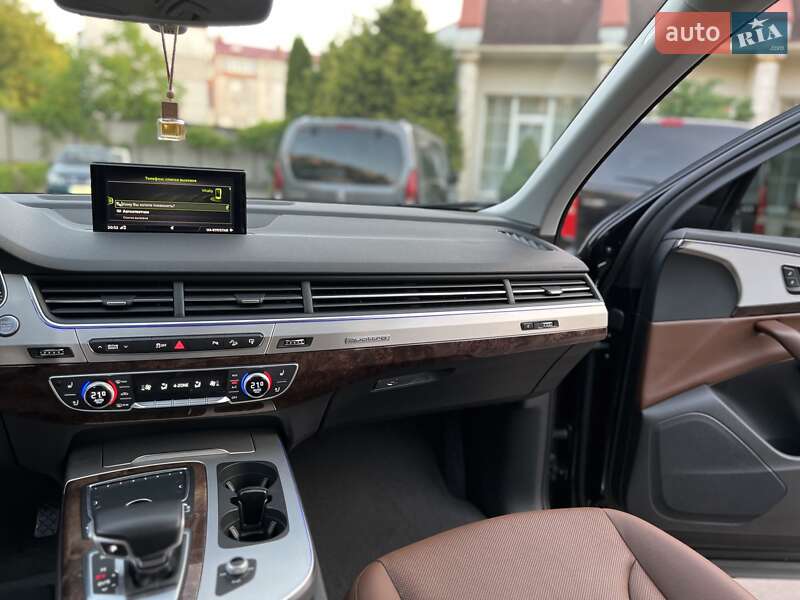 Позашляховик / Кросовер Audi Q7 2015 в Хмельницькому