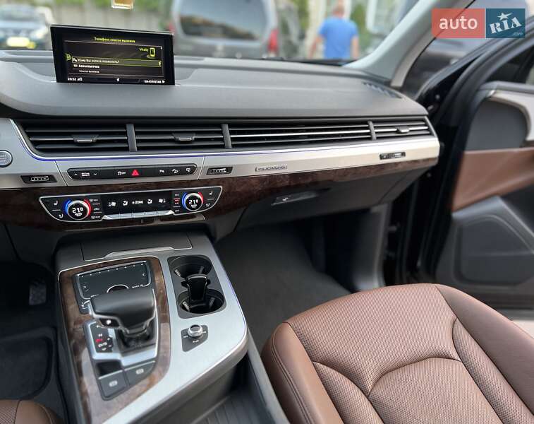 Позашляховик / Кросовер Audi Q7 2015 в Хмельницькому