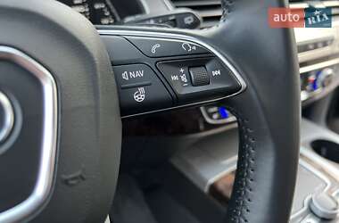 Внедорожник / Кроссовер Audi Q7 2015 в 