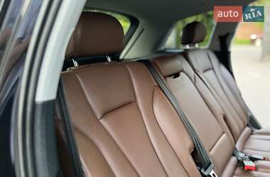 Внедорожник / Кроссовер Audi Q7 2015 в 