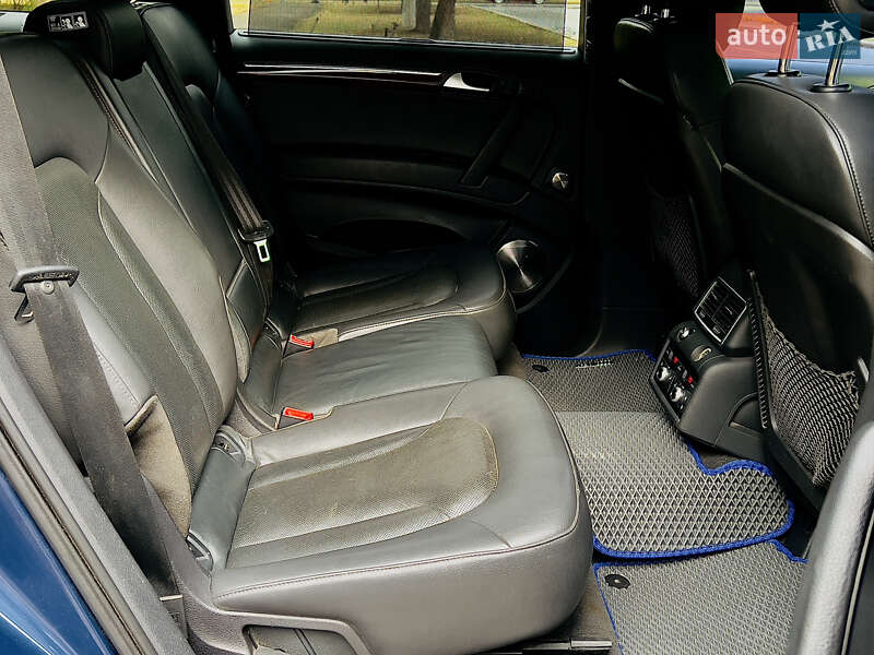 Позашляховик / Кросовер Audi Q7 2010 в Миколаєві