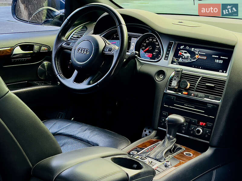 Позашляховик / Кросовер Audi Q7 2010 в Миколаєві