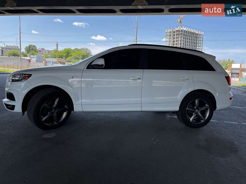 Внедорожник / Кроссовер Audi Q7 2015 в Киеве
