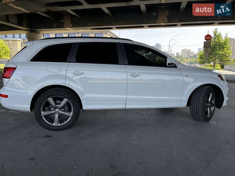 Внедорожник / Кроссовер Audi Q7 2015 в Киеве