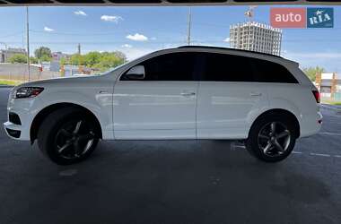 Позашляховик / Кросовер Audi Q7 2015 в 
