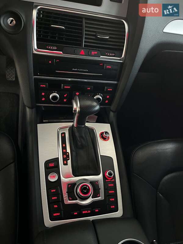 Внедорожник / Кроссовер Audi Q7 2015 в Киеве