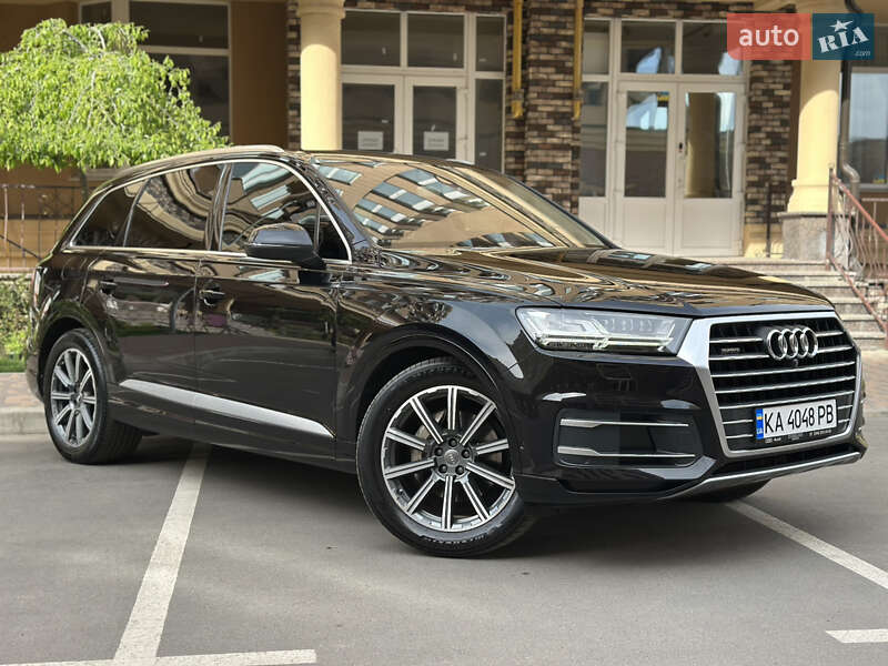Позашляховик / Кросовер Audi Q7 2016 в Києві