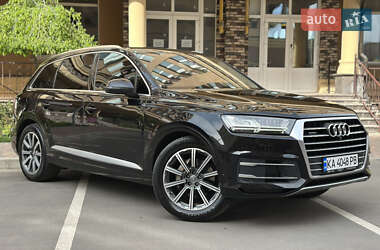 Внедорожник / Кроссовер Audi Q7 2016 в 