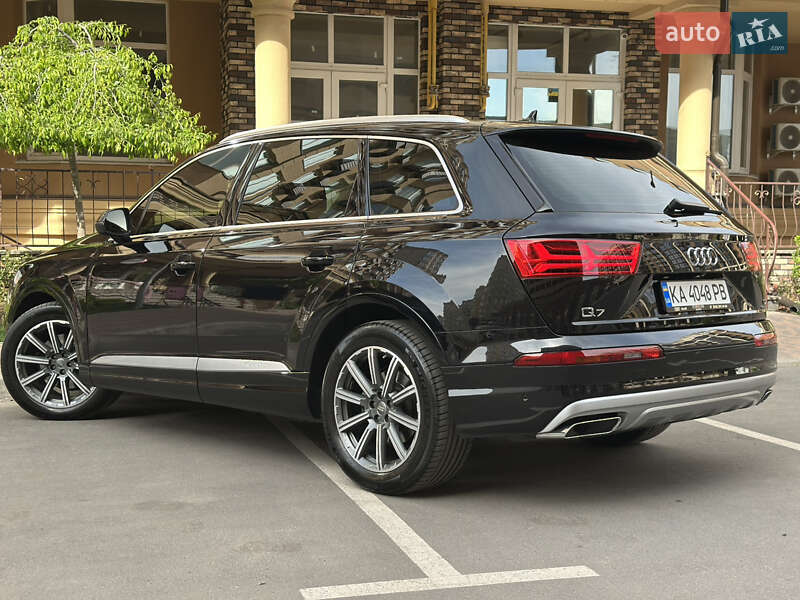Позашляховик / Кросовер Audi Q7 2016 в Києві