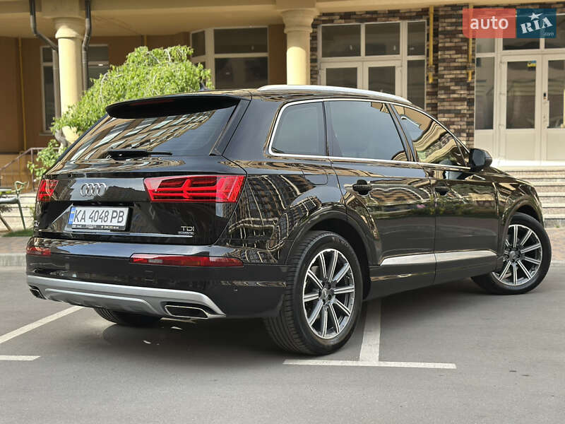 Позашляховик / Кросовер Audi Q7 2016 в Києві