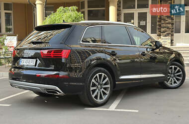 Внедорожник / Кроссовер Audi Q7 2016 в 