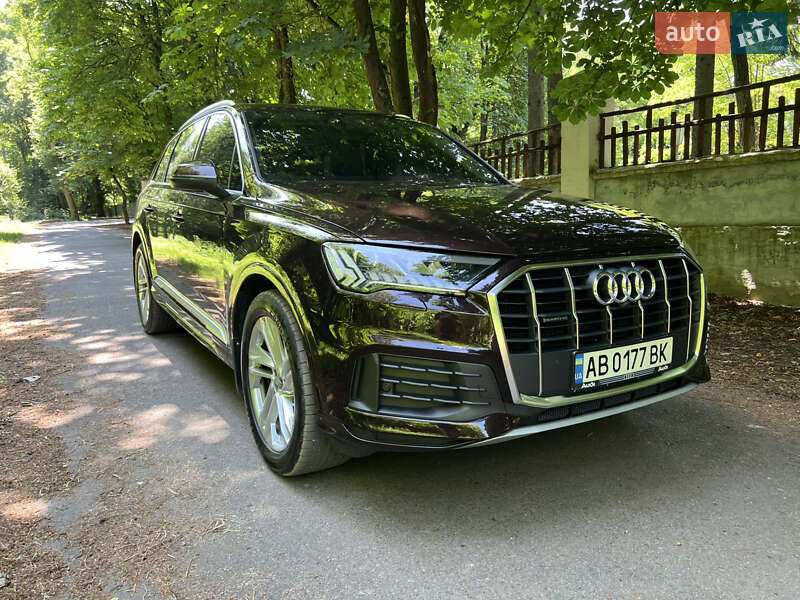 Внедорожник / Кроссовер Audi Q7 2020 в 