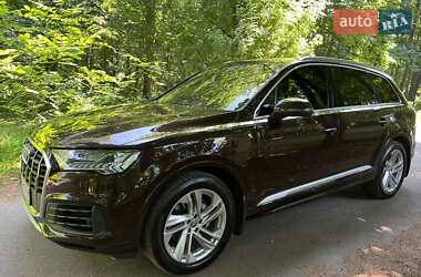 Внедорожник / Кроссовер Audi Q7 2020 в 