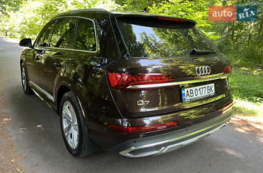 Внедорожник / Кроссовер Audi Q7 2020 в 