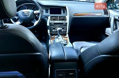 Внедорожник / Кроссовер Audi Q7 2012 в 