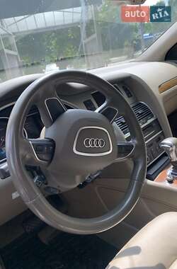 Внедорожник / Кроссовер Audi Q7 2015 в 