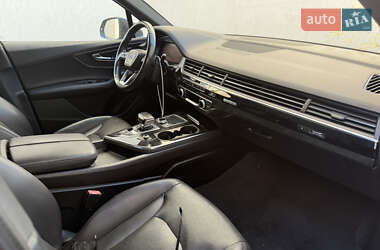 Позашляховик / Кросовер Audi Q7 2016 в 
