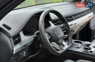 Внедорожник / Кроссовер Audi Q7 2017 в 