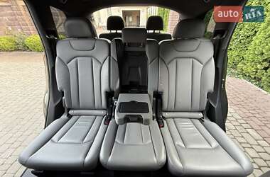 Внедорожник / Кроссовер Audi Q7 2017 в 