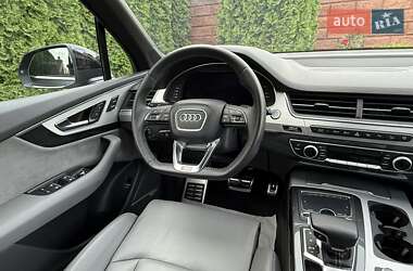 Внедорожник / Кроссовер Audi Q7 2017 в 