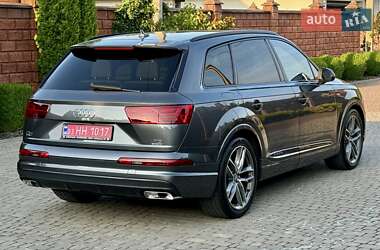 Внедорожник / Кроссовер Audi Q7 2017 в 