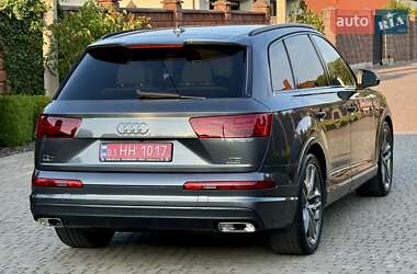 Внедорожник / Кроссовер Audi Q7 2017 в 