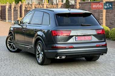 Внедорожник / Кроссовер Audi Q7 2017 в 
