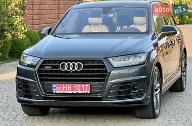 Внедорожник / Кроссовер Audi Q7 2017 в 