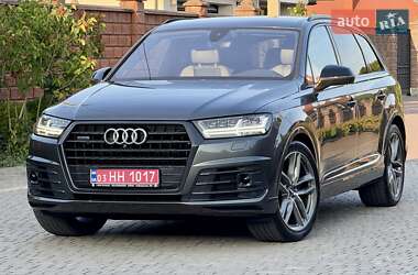 Внедорожник / Кроссовер Audi Q7 2017 в 
