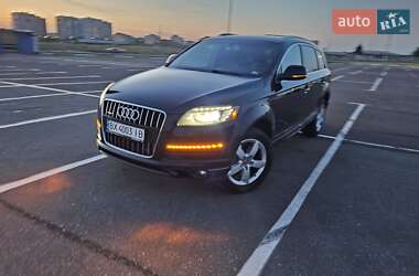 Позашляховик / Кросовер Audi Q7 2013 в 