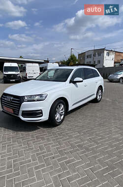 Позашляховик / Кросовер Audi Q7 2017 в 