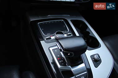 Внедорожник / Кроссовер Audi Q7 2017 в 