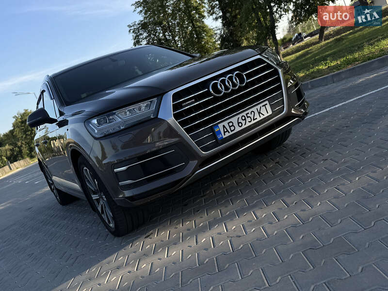 Позашляховик / Кросовер Audi Q7 2018 в Тульчині