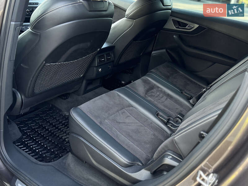 Позашляховик / Кросовер Audi Q7 2018 в Тульчині