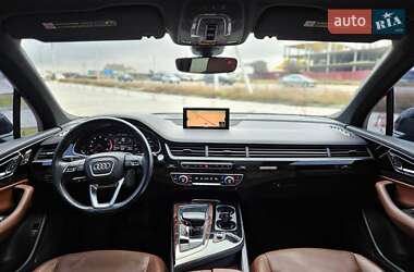 Внедорожник / Кроссовер Audi Q7 2016 в 