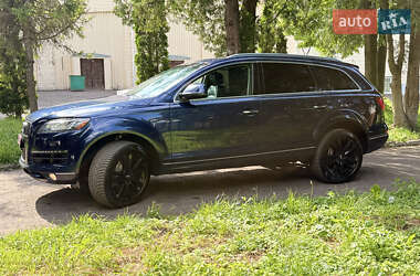 Позашляховик / Кросовер Audi Q7 2013 в 