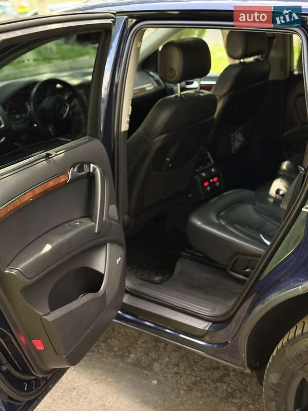 Позашляховик / Кросовер Audi Q7 2013 в Дубні
